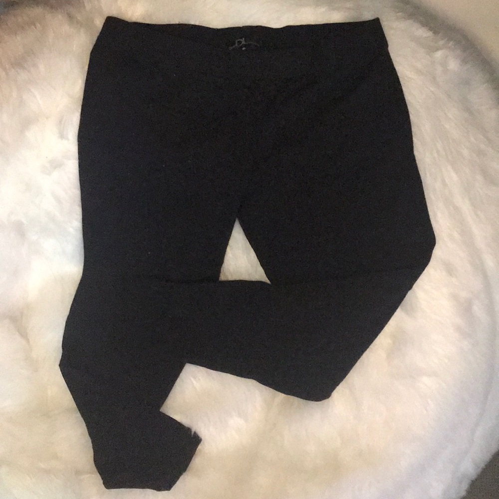 David Lerner Basic Black Stretchy Capri Legging - image 1